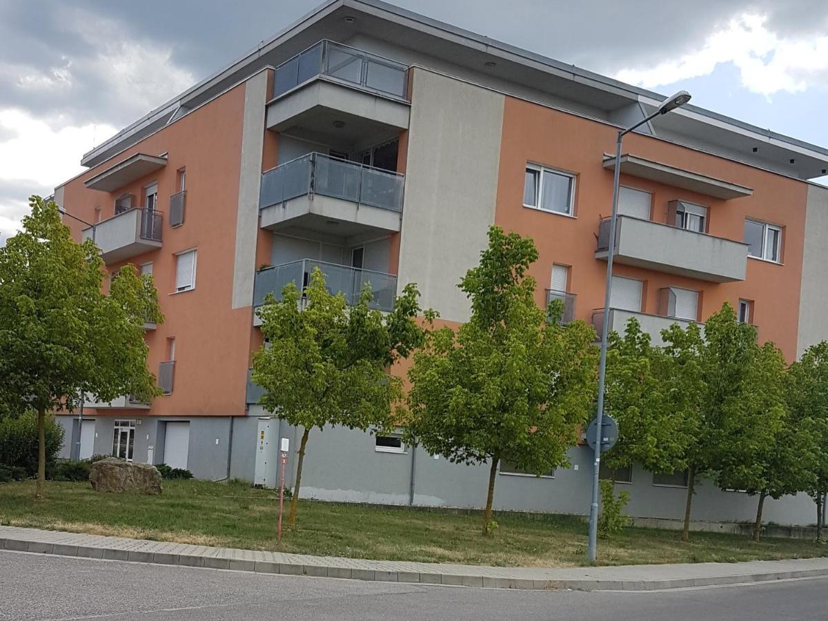 Apartmán Zuzu Trenčín Exterior foto